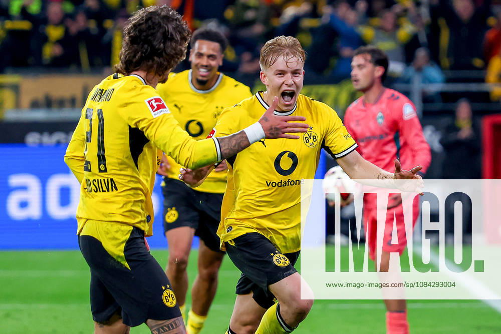 Fußball, Borussia Dortmund - SV Werder Bremen, 1. Fußball Bundesliga, 05. Spieltag, Signal Iduna Park, Saison 2026 27: Torjubel nach dem Tor zum 1:0 durch Torschütze Daniel Svensson (BVB 24) zusammen mit Fabio Silva (BVB 21) DFB regulations prohibit any use of photographs as image sequences and or quasi-video. Nordrhein-Westfalen Deutschland