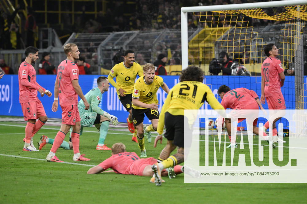 Jubel Daniel Svensson (Borussia Dortmund), mi., 1:0 09.10.2026, Fussball 1. Bundesliga, Saison 2026 2027, 5. Spieltag, Borussia Dortmund - SV Werder Bremen DFL regulations prohibit any use of photographs as image sequences and or quasi-video Dortmund Signal Iduna Park Nordrhein Westfalen Deutschland