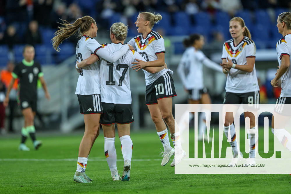 GER, Karlsruhe, Deutschland vs Australien, FIFA, DFB, Fussball, Spielzeit 2026 2027, BBBank Wildpark, Freundschaftsspiel im Bild: Franziska Kett (Deutschland, Frauen Nationalmannschaft), Tor, Jubel und Freude, Emotionen für Melissa Kössler (Deutschland, Frauen Nationalmannschaft) mit Elisa Senß (Deutschland, Frauen Nationalmannschaft) und Jule Brand (Deutschland, Frauen Nationalmannschaft) DFB DFL REGULATIONS PROHIBIT ANY USE OF PHOTOGRAPHS AS IMAGE SEQUENCES AND OR QUASI-VIDEO