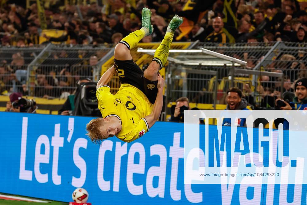 DORTMUND - Daniel Svensson of Borussia Dortmund scored the 1-0 during the Bundesliga match between Borussia Dortmund and SV Werder Bremen at Signal Iduna Park on October 9, 2026, in Dortmund, Germany. MARCEL TER BALS ANP Bundesliga 2026 27 ANPxSportx xMarcelxterxBalsxIVx 571968149 originalFilename: 571968149