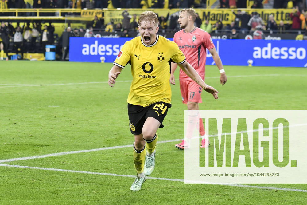 Daniel Svensson (Dortmund 24) jubelt nach dem Tor zum 1:0 mit der Mannschaft 09.10.2026 ¢ Fussball ¢ Borussia Dortmund vs SV Werder Bremen, Signal Iduna Park, Dortmund, DFB DFL REGULATIONS PROHIBIT ANY USE OF PHOTOGRAPHS AS IMAGE SEQUENCES AND OR QUASI-VIDEO