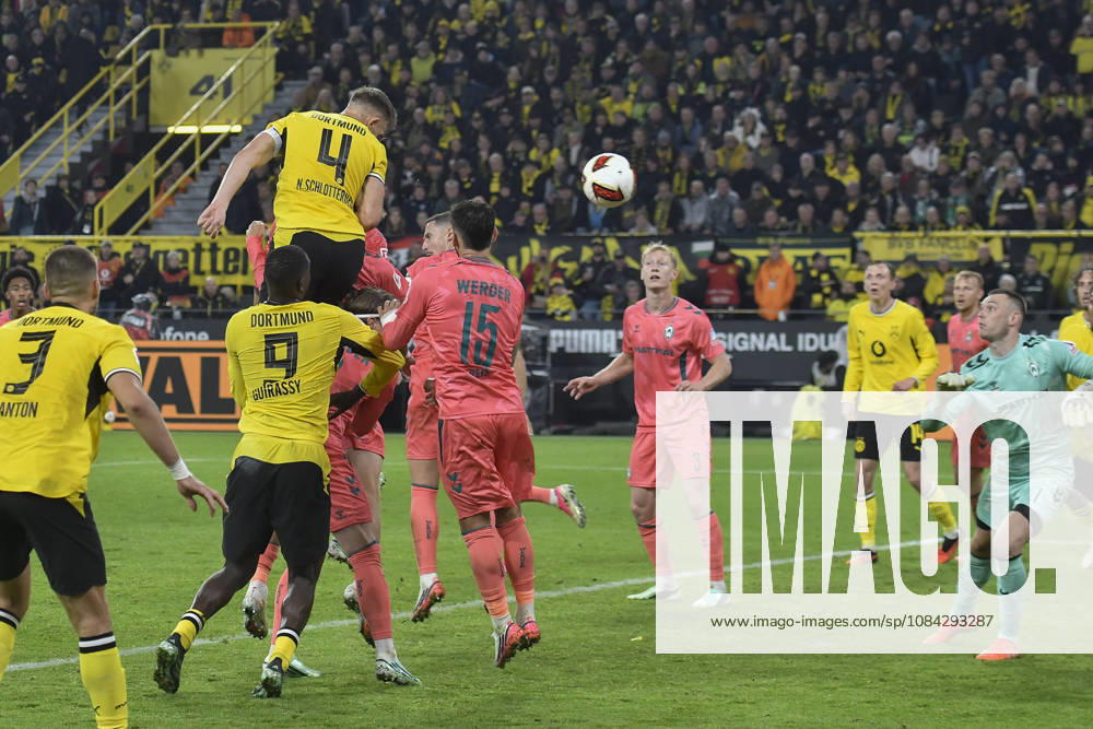 Nico Schlotterbeck (Dortmund 4) erzielt das Tor zum 2:0 09.10.2026 ¢ Fussball ¢ Borussia Dortmund vs SV Werder Bremen, Signal Iduna Park, Dortmund, DFB DFL REGULATIONS PROHIBIT ANY USE OF PHOTOGRAPHS AS IMAGE SEQUENCES AND OR QUASI-VIDEO