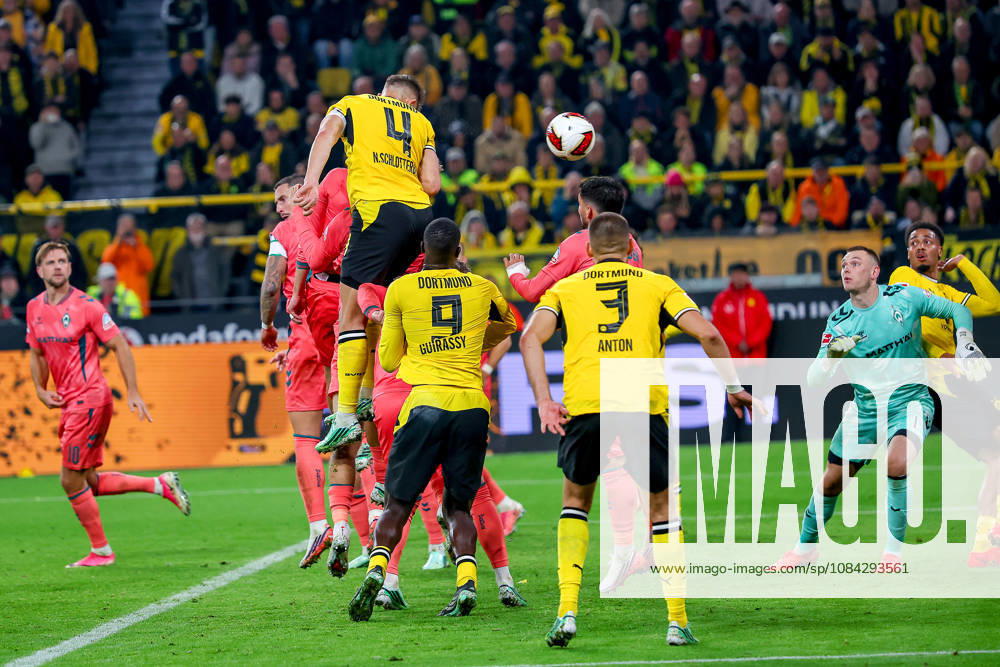 Fußball, Borussia Dortmund - SV Werder Bremen, 1. Fußball Bundesliga, 05. Spieltag, Signal Iduna Park, Saison 2026 27: Torschuss Schuss Treffer Kopfball Strafraumaktion Tor zum 2:0 durch Torschütze Nico Schlotterbeck (BVB 04) DFB regulations prohibit any use of photographs as image sequences and or quasi-video. Nordrhein-Westfalen Deutschland