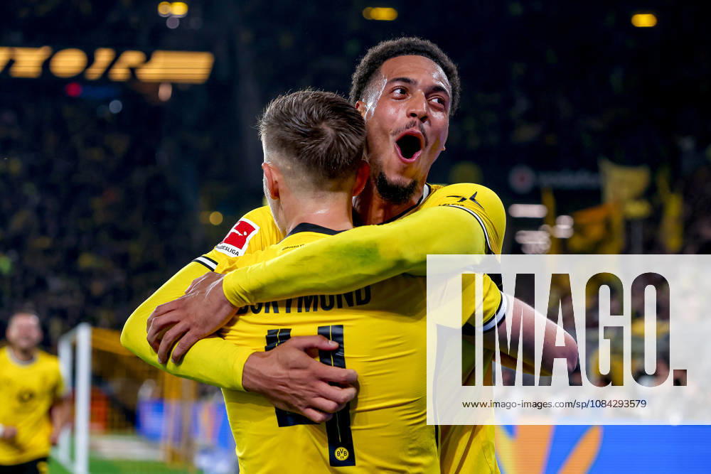 Fußball, Borussia Dortmund - SV Werder Bremen, 1. Fußball Bundesliga, 05. Spieltag, Signal Iduna Park, Saison 2026 27: Torjubel nach dem Tor zum 2:0 durch Torschütze Nico Schlotterbeck (BVB 04) zusammen mit Felix Nmecha (BVB 08) DFB regulations prohibit any use of photographs as image sequences and or quasi-video. Nordrhein-Westfalen Deutschland