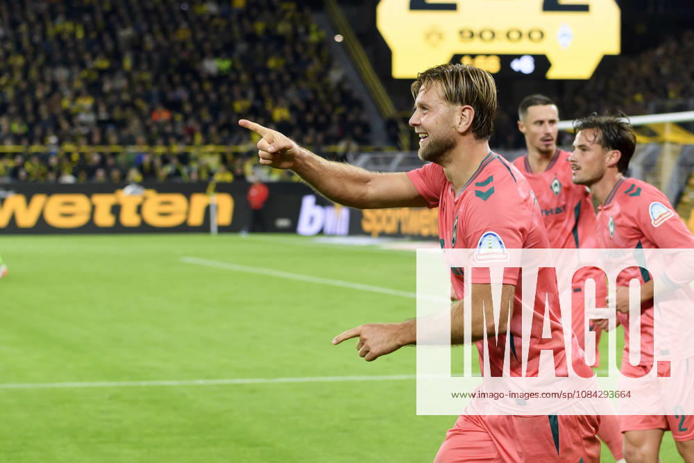 Niclas Fuellkrug (SV Werder Bremen) Torjubel, jubelt nach seinem Treffer zum 2:2 waehrend des spiels der 1. Bundesliga zwischen Borussia Dortmund und SV Werder Bremen, Signal Iduna Park am 09. October 2026 in Dortmund, Deutschland. (Foto von Max Maiwald DeFodi Images) +++ Niclas Fuellkrug (SV Werder Bremen) celebrates after scoring his team s second goal during the Bundesliga match between Borussia Dortmund and SV Werder Bremen at Signal Iduna Park on October 9, 2026 in Dortmund, Germany. (Photo by Max Maiwald DeFodi Images) DFB DFL REGULATIONS PROHIBIT ANY USE OF PHOTOGRAPHS AS IMAGE SEQUENCES AND OR QUASI-VIDEO. (Photo by Max Maiwald DeFodi Images) -
