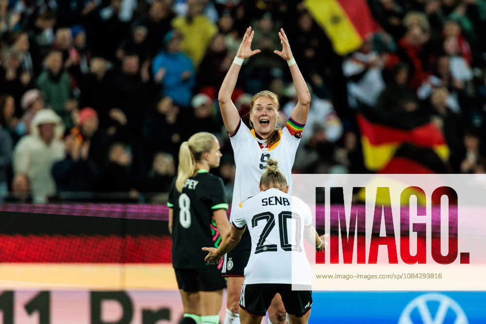 Sjoeke Nuesken (Nüsken, Germany, 9) celebrates scoring the 4:2 goal with her teammates during the International Friendly, Länderspiel, Nationalmannschaft match between Germany vs. Australia at BBBank Wildpark on October 09, 2026 in Karlsruhe, Germany. Germany