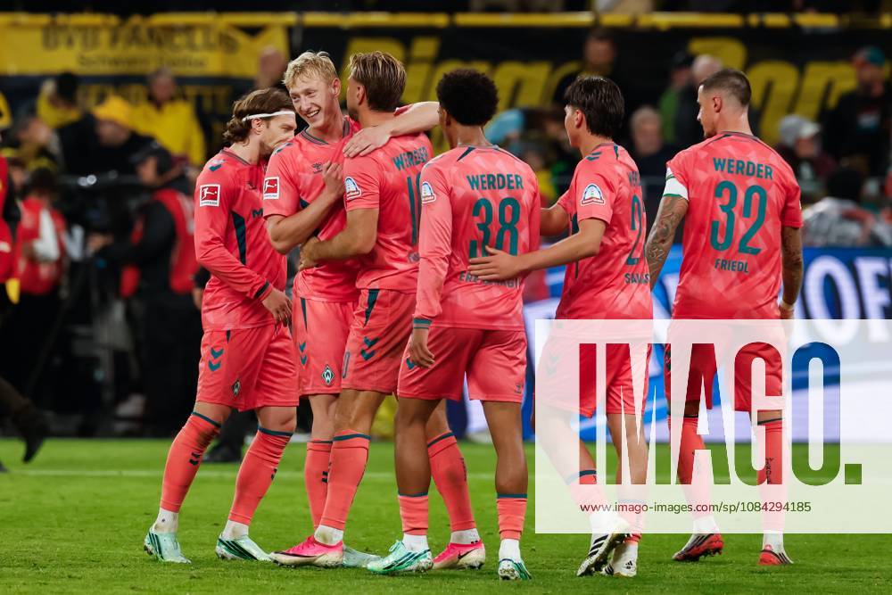 DORTMUND - Niclas Fullkrug of Werder Bremen scored the 2-2 equalizer during the Bundesliga match between Borussia Dortmund and SV Werder Bremen at Signal Iduna Park on October 9, 2026, in Dortmund, Germany. MARCEL TER BALS ANP Bundesliga 2026 27 ANPxSportx xMarcelxterxBalsxIVx 571969749 originalFilename: 571969749