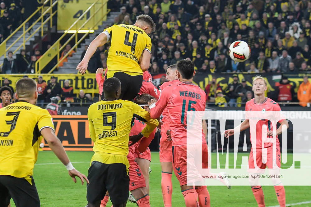 Nico Schlotterbeck (Dortmund 4) erzielt das Tor zum 2:0 09.10.2026 ¢ Fussball ¢ Borussia Dortmund vs SV Werder Bremen, Signal Iduna Park, Dortmund, DFB DFL REGULATIONS PROHIBIT ANY USE OF PHOTOGRAPHS AS IMAGE SEQUENCES AND OR QUASI-VIDEO NRW Germany