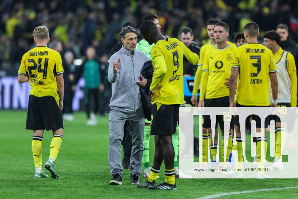 Fußball 1. Bundesliga 5. Spieltag Borussia Dortmund - SV Werder Bremen am 09.10.2026 im Signal Iduna Park in Dortmund Nico Kovac ( Trainer Cheftrainer Dortmund ), links - Serhou Guirassy ( Dortmund ), rechts DFL regulations prohibit any use of photographs as image sequences and or quasi-video.