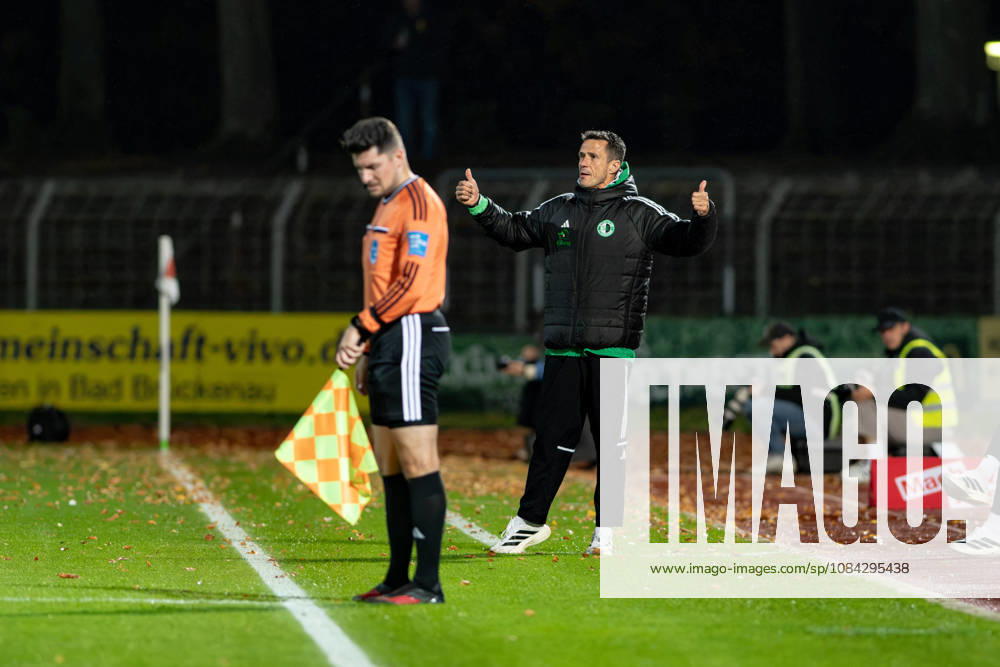 1. FC 1905 Schweinfurt vs. SC Eltersdorf, Sachs-Stadion Football, Regionalliga Bayern 1. FC 1905 Schweinfurt vs. SC Eltersdorf 9 Oct 2026 Sachs-Stadion , Schweinfurt, Germany Image: Trainer Bernd Eigner (Eltersdorf) giving the Thumbs Up in the coaching zone. DFL REGULATIONS PROHIBIT ANY USE OF PHOTOGRAPHS AS IMAGE SEQUENCES AND OR QUASI-VIDEO