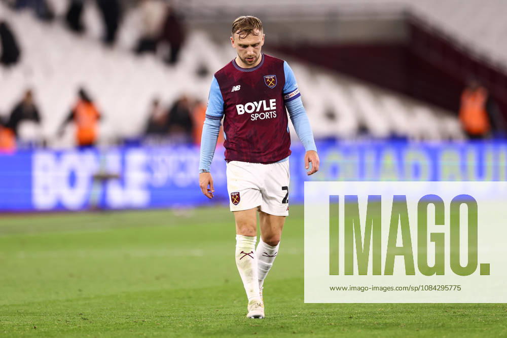 West Ham United v Queens Park Rangers 09 October 2026, London - EFL Championship Football - West Ham United v Queens Park Rangers - Jarrod Bowen of West Ham United looks dejected after full time following his penalty miss - Photo: Jacques Feeney Offside. London UK