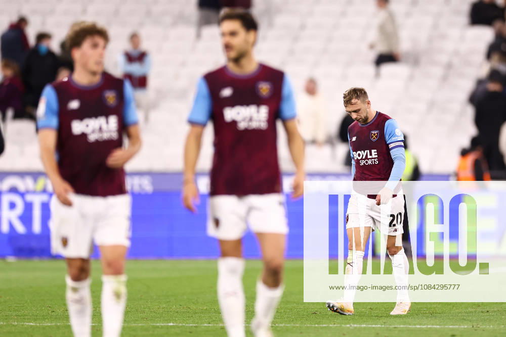 West Ham United v Queens Park Rangers 09 October 2026, London - EFL Championship Football - West Ham United v Queens Park Rangers - Jarrod Bowen of West Ham United looks dejected after full time following his penalty miss - Photo: Jacques Feeney Offside. London UK