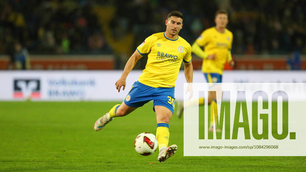 Braunschweig vs Kiel, 2. BL Braunschweig, 09.10.2026, Fußball, Herren, 2. BL, Saison 2026 2027, Eintracht Braunschweig vs. Holstein Kiel: Robin Heußer (Eintracht Braunschweig) Stadion an der Hamburger Straße Niedersachsen Deutschland