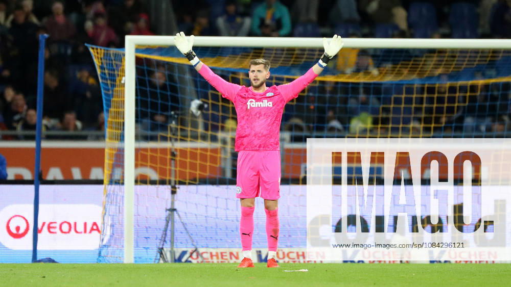 Braunschweig vs Kiel, 2. BL Braunschweig, 09.10.2026, Fußball, Herren, 2. BL, Saison 2026 2027, Eintracht Braunschweig vs. Holstein Kiel: Torwart Timon Weiner (Holstein Kiel) Stadion an der Hamburger Straße Niedersachsen Deutschland