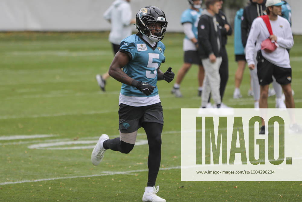 LeQuint Allen Jr. of the Jacksonville Jaguars training during the Jacksonville Jaguars team practise and media as part of the London NFL, American Football Herren, USA Series 2026, at the Grove, Chandler’s Cross, Hertfordshire, England, on 09 October 2026. Jody Demay - Davies SPP
