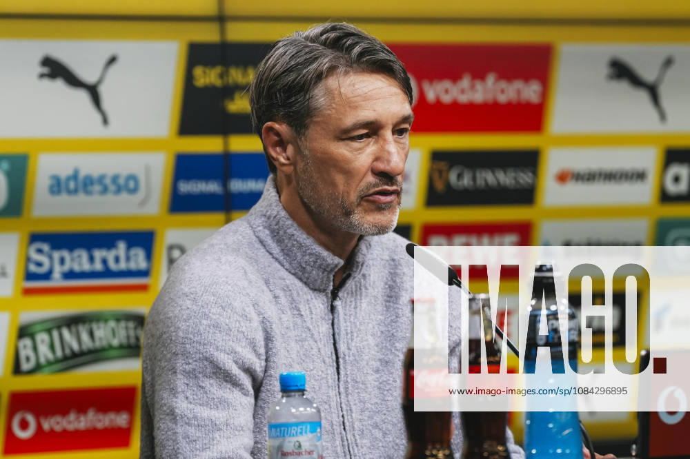 Fussball 1.Bundesliga, Borussia Dortmund - SV Werder Bremen v.l. Chef-Trainer Niko Kovac (Dortmund) während der Pressekonferenz Dortmund