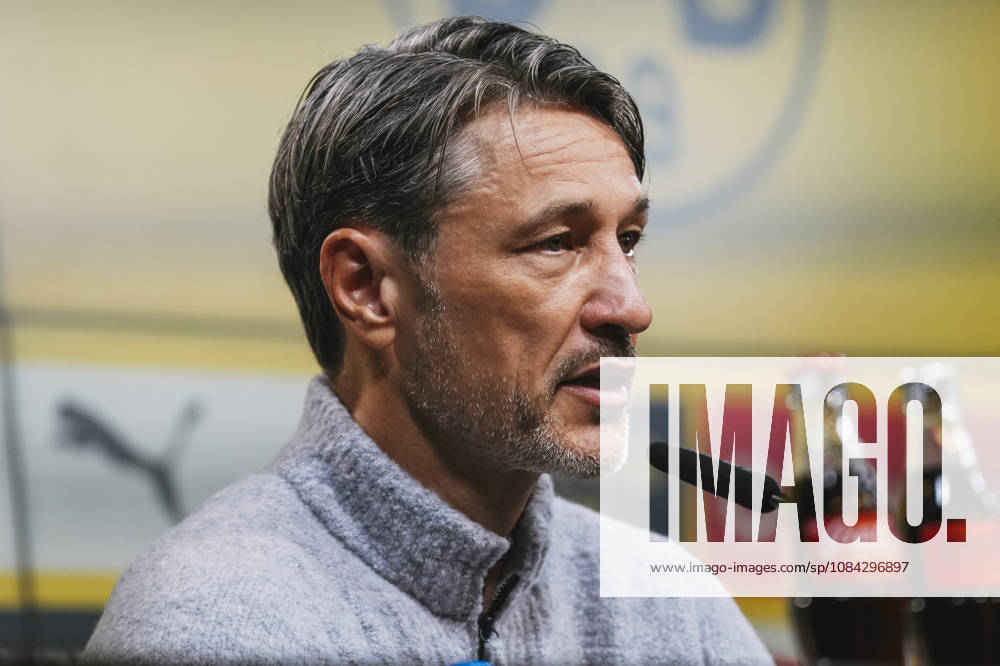 Fussball 1.Bundesliga, Borussia Dortmund - SV Werder Bremen v.l. Chef-Trainer Niko Kovac (Dortmund) während der Pressekonferenz Dortmund