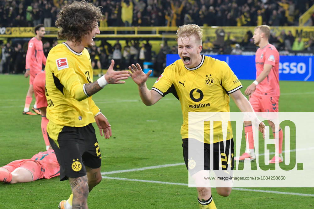Daniel Svensson (Dortmund 24) jubelt nach dem Tor zum 1:0 mit Fabio Silva (Dortmund 21) 09.10.2026 ¢ Fussball ¢ Borussia Dortmund vs SV Werder Bremen, Signal Iduna Park, Dortmund, DFB DFL REGULATIONS PROHIBIT ANY USE OF PHOTOGRAPHS AS IMAGE SEQUENCES AND OR QUASI-VIDEO NRW Germany