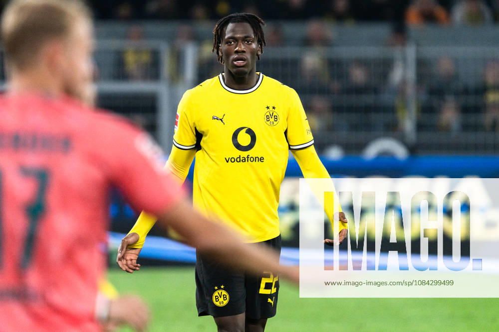 Deutschland: 1. Bundesliga 2026 2027, 5. Spieltag: Borussia Dortmund vs. Werder Bremen 09.10.2026 Signal Iduna Park (Nordrhein-Westfalen) Joane Gadou (Borussia Dortmund, 22)