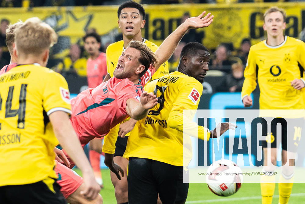 Deutschland: 1. Bundesliga 2026 2027, 5. Spieltag: Borussia Dortmund vs. Werder Bremen 09.10.2026 Signal Iduna Park (Nordrhein-Westfalen) Niclas Füllkrug ( 10) Serhou Guirassy (Borussia Dortmund, 9)