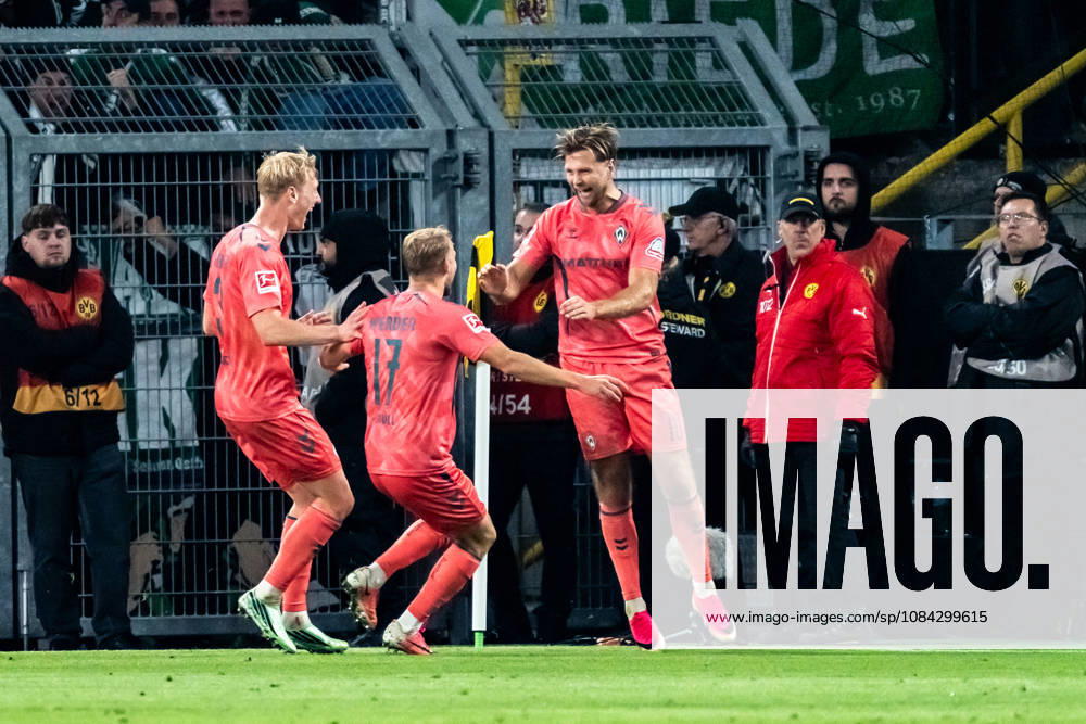 Deutschland: 1. Bundesliga 2026 2027, 5. Spieltag: Borussia Dortmund vs. Werder Bremen 09.10.2026 Signal Iduna Park (Nordrhein-Westfalen) Tor zum 2:2 durch Niclas Füllkrug ( 10) Jubel Freude Emotionen Torjubel Marco Grüll ( 17)