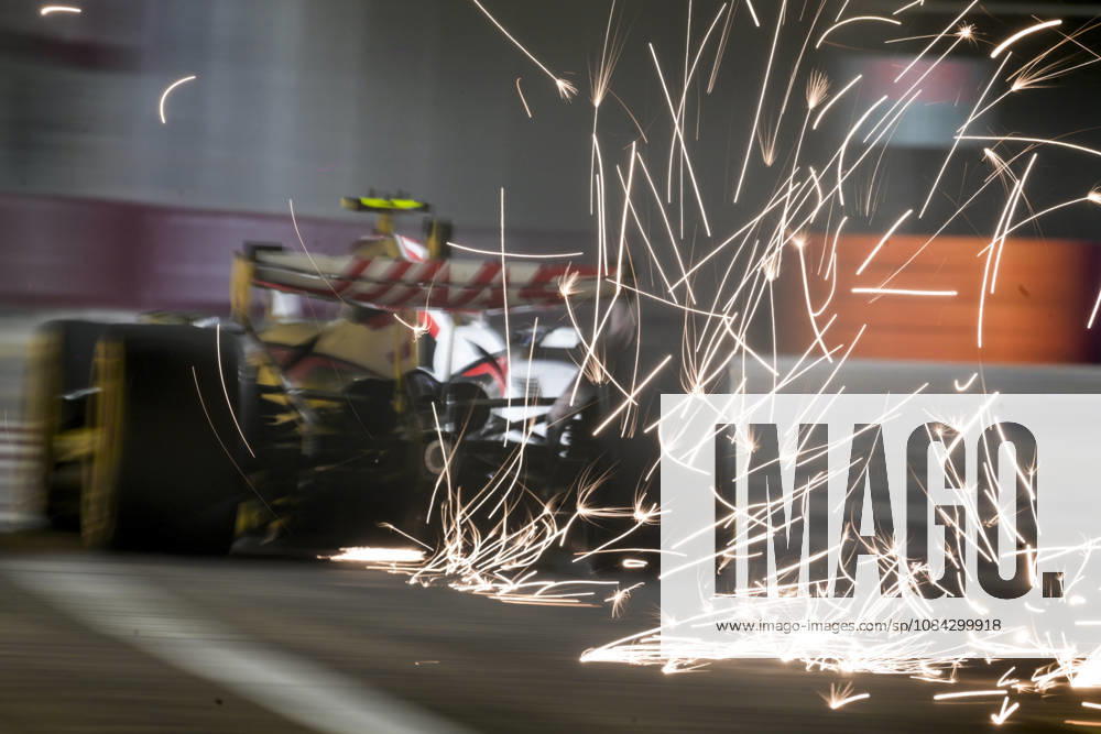 Sparks fly from under the car of Esteban Ocon of Haas during SQ1, Friday, 9 October , Singapore Grand Prix 2026, Marina Bay Street Circuit, Singapore 2026. Singapore Singapore - ZUMAc251 20261009_znp_c251_035