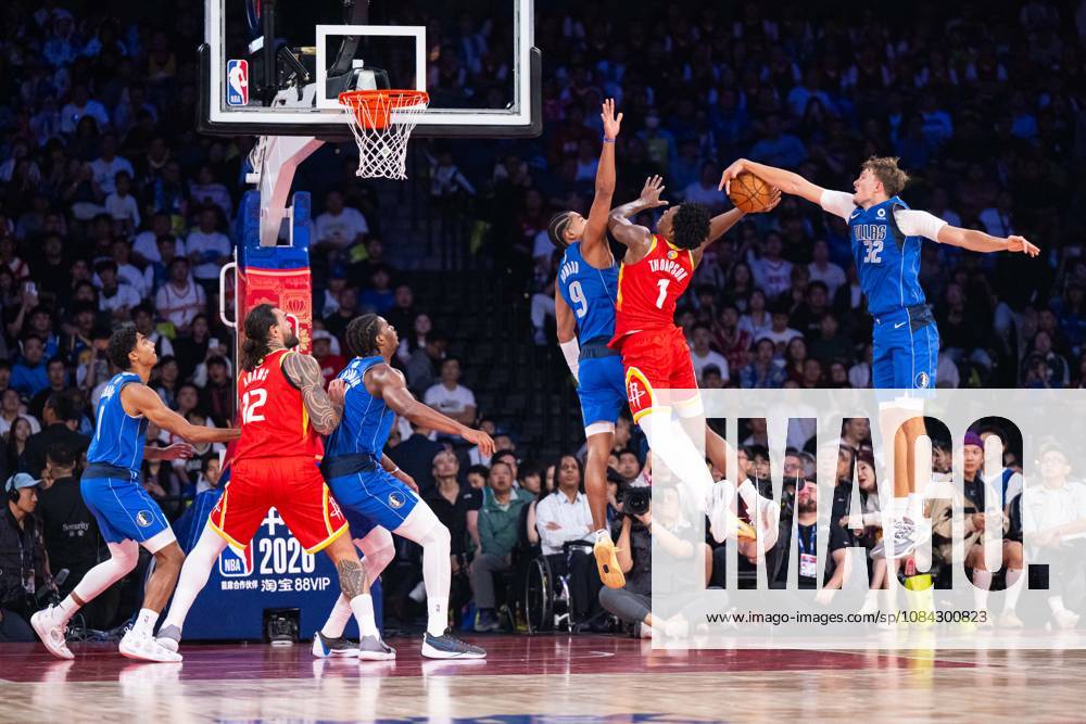 (261010) -- MACAO, Oct. 10, 2026 -- Amen Thompson (2nd R) of Houston Rockets is blocked during the 2026-2027 NBA, Basketball Herren, USA preseason game between Houston Rockets and Dallas Mavericks in Macao, south China, Oct. 9, 2026. ) (SP)CHINA-MACAO-BASKETBALL-NBA PRESEASON-LAKERS VS MAVERICKS(CN) CheongxKamxKa