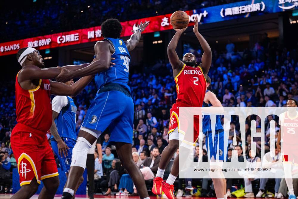 (261010) -- MACAO, Oct. 10, 2026 -- Bruce Thornton (front R) of Houston Rockets shoots during the 2026-2027 NBA, Basketball Herren, USA preseason game between Houston Rockets and Dallas Mavericks in Macao, south China, Oct. 9, 2026. ) (SP)CHINA-MACAO-BASKETBALL-NBA PRESEASON-ROCKETS VS MAVERICKS(CN) CheongxKamxKa