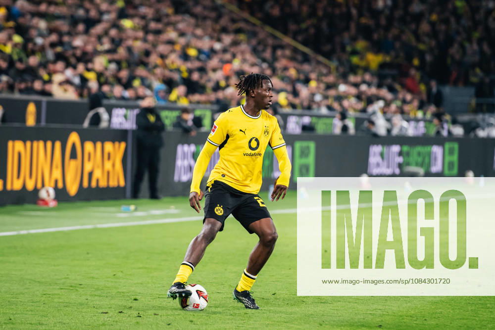 Borussia Dortmund v SV Werder Bremen - Bundesliga 2026 27 Joane Gadou of Borussia Dortmund in action during the Bundesliga match between Borussia Dortmund and SV Werder Bremen at Signal Iduna Park in Dortmund, Germany, on October 9, 2026. Dortmund Germany