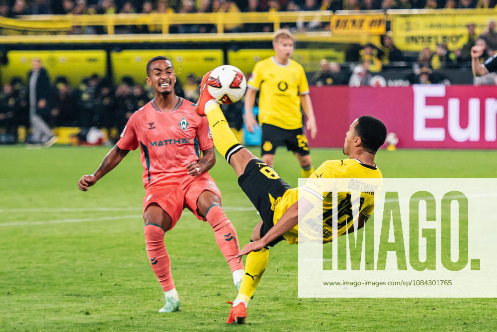 Borussia Dortmund v SV Werder Bremen - Bundesliga 2026 27 Ethan Nwaneri of Borussia Dortmund in action during the Bundesliga match between Borussia Dortmund and SV Werder Bremen at Signal Iduna Park in Dortmund, Germany, on October 9, 2026. Dortmund Germany