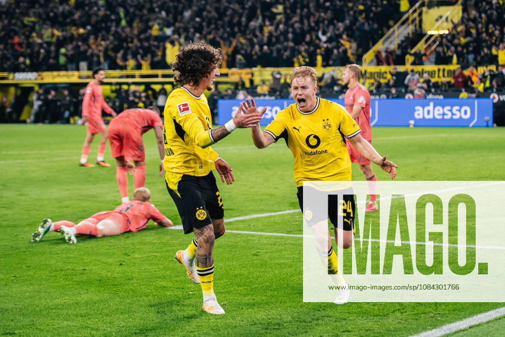 Borussia Dortmund v SV Werder Bremen - Bundesliga 2026 27 Daniel Svensson of Borussia Dortmund celebrates his goal with Fabio Silva of Borussia Dortmund during the Bundesliga match between Borussia Dortmund and SV Werder Bremen at Signal Iduna Park in Dortmund, Germany, on October 9, 2026. Dortmund Germany