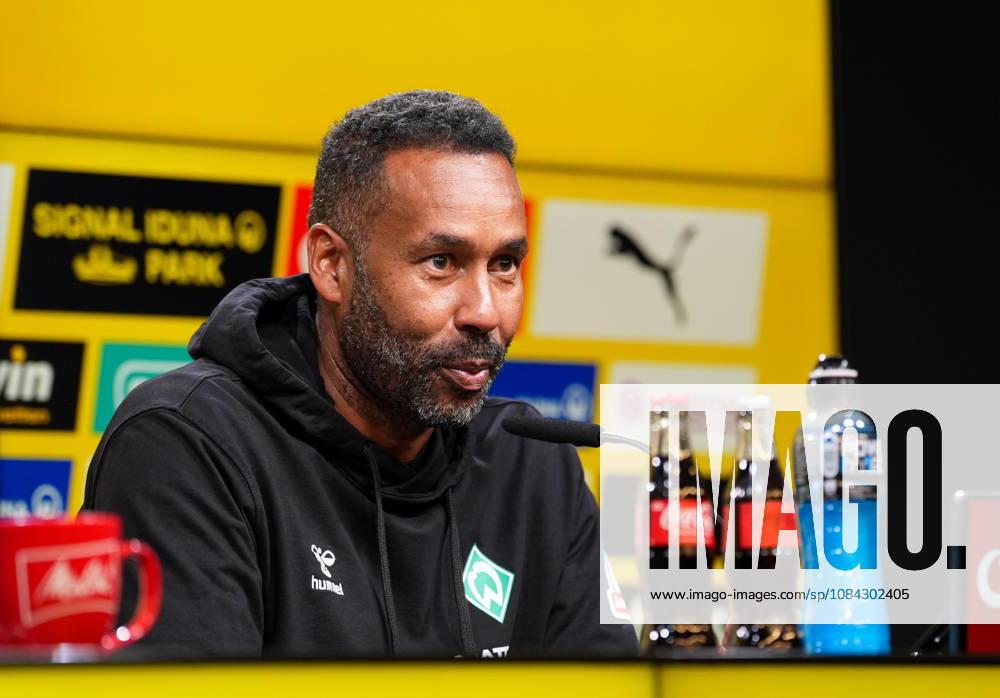 Daniel Thioune (SV Werder Bremen, Cheftrainer) spricht bei der Pressekonferenz nach dem Spiel mit den Medienvertretern. GER, Borussia Dortmund vs SV Werder Bremen, 1. Bundesliga, 5. Spieltag, Saison 2026-27, SIGNAL IDUNA PARK, Dortmund, 09.10.2026 DFL REGULATIONS PROHIBIT ANY USE OF PHOTOGRAPHS AS IMAGE SEQUENCES AND OR QUASI-VIDEO Borussia Dortmund vs SV Werder Bremen, 1. Bundesliga, 5. Spieltag, Saison 2026-27, 09.10.2026 Dortmund