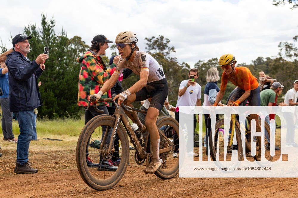 2026 UCI Gravel World Championships Picture by James Raison SWpix.com - 10 10 2026 - Cycling - 2026 UCI Gravel World Championships - Nannup, Western Australia, Australia - Womens Elite - Rosa Klöser (Germany), Marianne Vos (Netherlands)