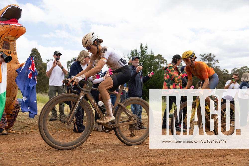2026 UCI Gravel World Championships Picture by James Raison SWpix.com - 10 10 2026 - Cycling - 2026 UCI Gravel World Championships - Nannup, Western Australia, Australia - Womens Elite - Rosa Klöser (Germany), Marianne Vos (Netherlands)