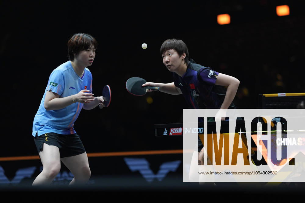 (261010) -- BEIJING, Oct. 10, 2026 -- Wang Manyu(R) Kuai Man of China compete during the women s doubles final match against Harimoto Miwa Hayata Hina of Japan at 2026 World Table tennis, Tischtennis (WTT) China Smash in Beijing, China, Oct. 10, 2026. ) (SP)CHINA-BEIJING-TABLE TENNIS-WTT-CHINA SMASH-WOMEN S DOUBLES (CN) XiexHan