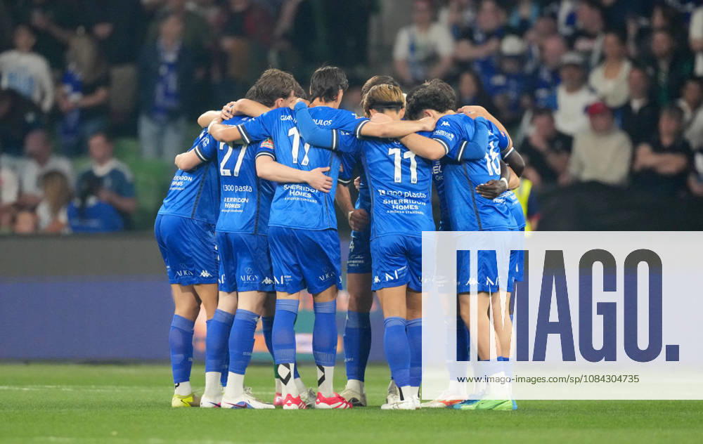 AUSTRALIA CUP SOUTH MELBOURNE VICTORY, South Melbourne FC form a team huddle during the Australia Cup final match between South Melbourne FC and Melbourne Victory FC at AAMI Park in Melbourne, Saturday, October 10, 2026. ( NO ARCHIVING, MELBOURNE VICTORIA Australia