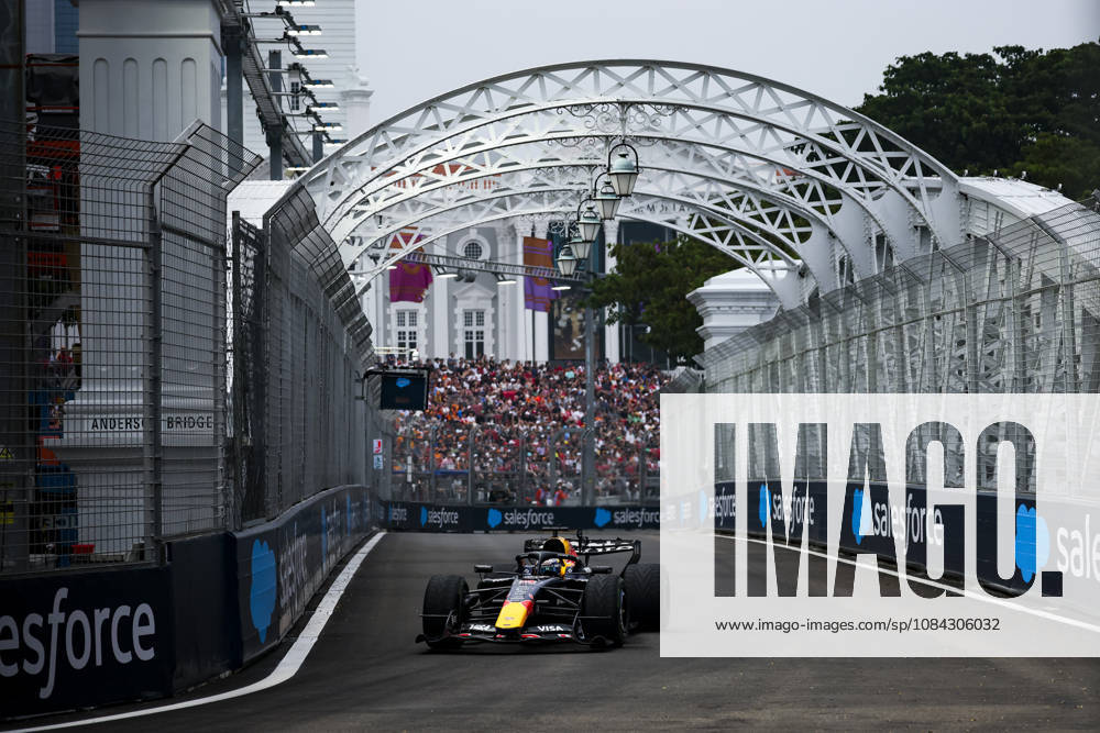 F1 - SINGAPORE GRAND PRIX 2026 03 VERSTAPPEN Max (nld), Red Bull Racing Ford RB22, action during the 2026 Formula 1 Singapore Grand Prix, 17th round of the 2026 Formula One World Championship, WM, Weltmeisterschaft from October 9 to 11, 2026 on the Marina Bay Street Circuit, in Singapore, Singapore - SingaporeSingapore