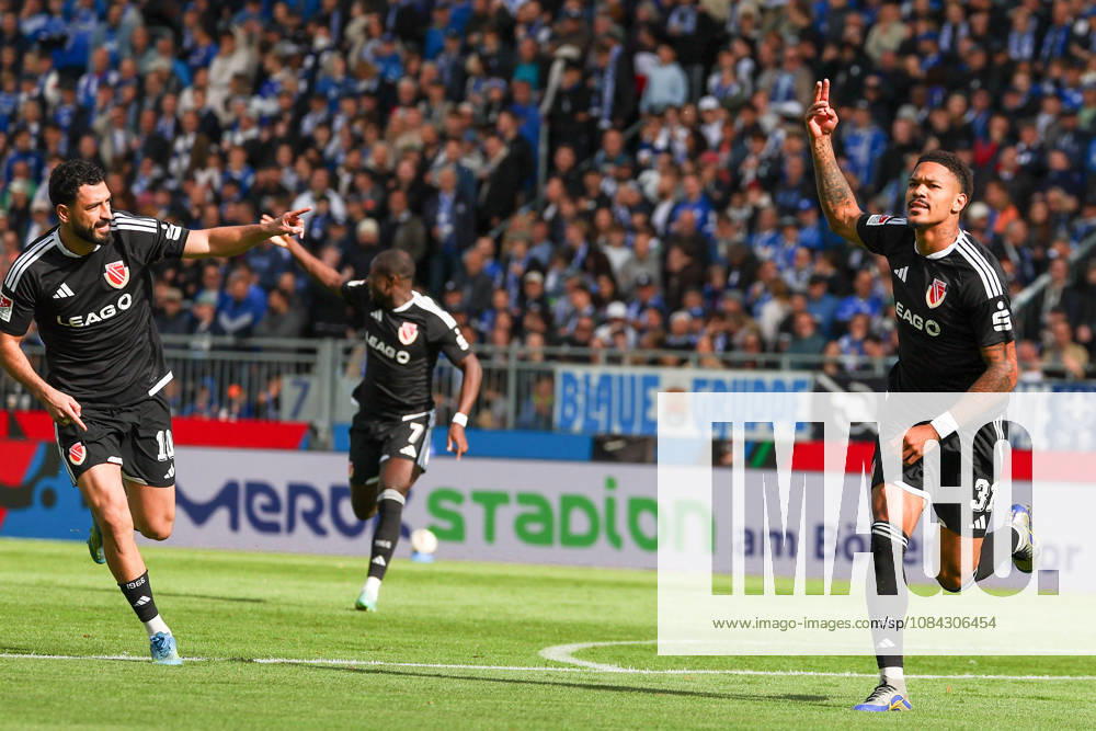 2026.10.10 Fussball 2.Bundesliga SV Darmstadt 98 - Energie Cottbus v.l., Tolcay Cigereci (Energie Cottbus) and Justin Butler (Energie Cottbus) seen celebrating after scoring goal to 0:1