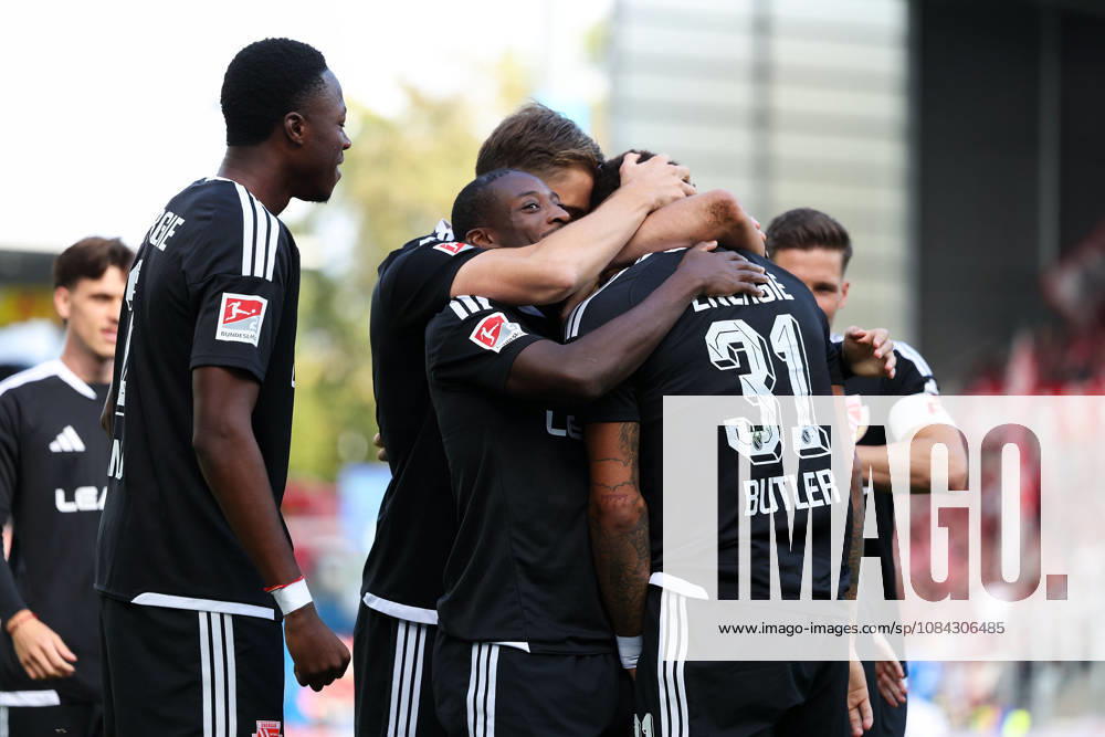 2026.10.10 Fussball 2.Bundesliga SV Darmstadt 98 - Energie Cottbus v.l., Justin Butler (Energie Cottbus) and Teammates seen celebrating after scoring goal to 0:1
