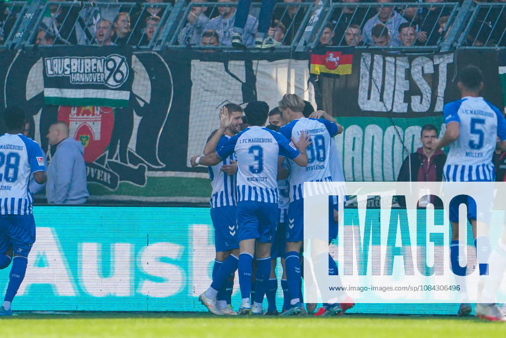 Deutschland: Fussball 2. Bundesliga 2026 2027, 7. Spieltag - 1. FC Magdeburg vs Hannover 96 - Avnet Arena (Magdeburg): Tor und Torjubel zum Moritz Kwarteng (1. FC Magdeburg, 10) Anselmo Garcia MacNulty Anselmo Garcia MacNulty (1. FC Magdeburg, 3) Luka Hyryläinen Luka Hyrylainen (1. FC Magdeburg, 38) Tobias Müller Tobias Mueller (1. FC Magdeburg, 5)