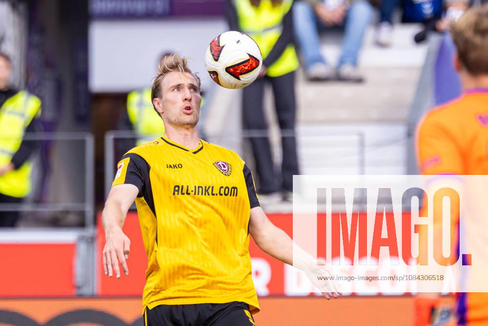 Vincent Vermeij (SG Dynamo Dresden, 09) am Ball GER, VfL Osnabrueck vs. SG Dynamo Dresden, Fussball, 2. Bundesliga, 7. Spieltag, Spielzeit 2026 2027, 10.10.2026 DFL Regulations prohibit any use of photographers as image sequences and or quasi-video. GER, VfL Osnabrueck vs. SG Dynamo Dresden, Fussball, 2. Bundesliga, 7. Spieltag, Spielzeit 2026 2027, 10.10.2026 Osnabrueck