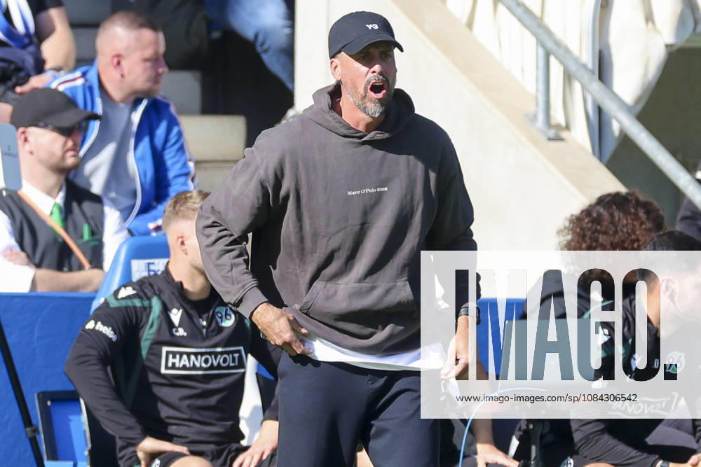 Trainer Sandro Wagner (Hannover 96) schaut enttaeuscht waehrend des spiels der 2. Bundesliga zwischen 1. FC Magdeburg und Hannover 96, Avnet Arena am 10. October 2026 in Magdeburg, Deutschland. (Foto von Marco Steinbrenner DeFodi Images) +++ Trainer Sandro Wagner (Hannover 96) looks dejected during the 2nd Bundesliga match between 1. FC Magdeburg and Hannover 96 at Avnet Arena on October 10, 2026 in Magdeburg, Germany. (Photo by Marco Steinbrenner DeFodi Images) DFB DFL REGULATIONS PROHIBIT ANY USE OF PHOTOGRAPHS AS IMAGE SEQUENCES AND OR QUASI-VIDEO. (Photo by Marco Steinbrenner DeFodi Images) -