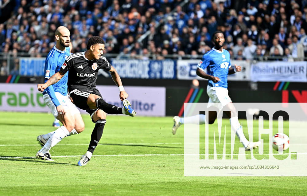 Fussball 2.Bundesliga, SV Darmstadt 98 - Energie Cottbus v.l. Torschuetze Torschütze Justin Butler (FC Engerie Cottbus) Goal scored, Tor zum 0:1 Darmstadt