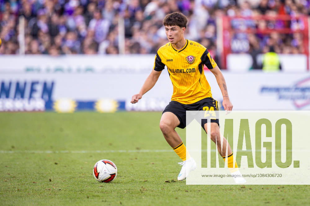 Patrice Covic (SG Dynamo Dresden, 24) am Ball GER, VfL Osnabrueck vs. SG Dynamo Dresden, Fussball, 2. Bundesliga, 7. Spieltag, Spielzeit 2026 2027, 10.10.2026 DFL Regulations prohibit any use of photographers as image sequences and or quasi-video. GER, VfL Osnabrueck vs. SG Dynamo Dresden, Fussball, 2. Bundesliga, 7. Spieltag, Spielzeit 2026 2027, 10.10.2026 Osnabrueck