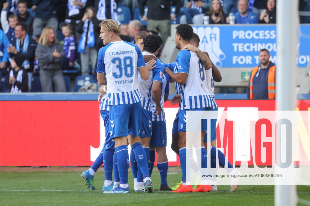 Fussball, 2. Bundesliga, 1. FC Magdeburg - Hannover 96 v.l. Magdeburg nach Tor zum 1:0 durch Moritz Broni Kwarteng (Magdeburg, 10) Jubel, Torjubel, jubelt ueber das Tor, celebrate the goal, celebration Magdeburg