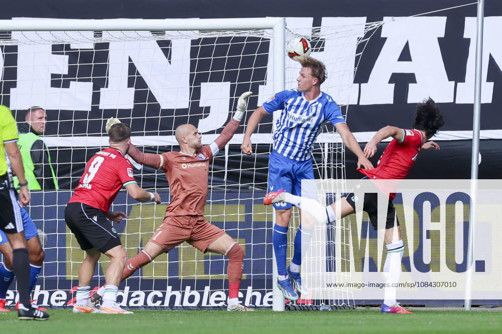 Jean Hugonet (Hannover 96) koepft den Ball an den Pfosten waehrend des spiels der 2. Bundesliga zwischen 1. FC Magdeburg und Hannover 96, Avnet Arena am 10. October 2026 in Magdeburg, Deutschland. (Foto von Marco Steinbrenner DeFodi Images) +++ Jean Hugonet (Hannover 96) heads the ball against the post during the 2nd Bundesliga match between 1. FC Magdeburg and Hannover 96 at Avnet Arena on October 10, 2026 in Magdeburg, Germany. (Photo by Marco Steinbrenner DeFodi Images) DFB DFL REGULATIONS PROHIBIT ANY USE OF PHOTOGRAPHS AS IMAGE SEQUENCES AND OR QUASI-VIDEO. (Photo by Marco Steinbrenner DeFodi Images) -