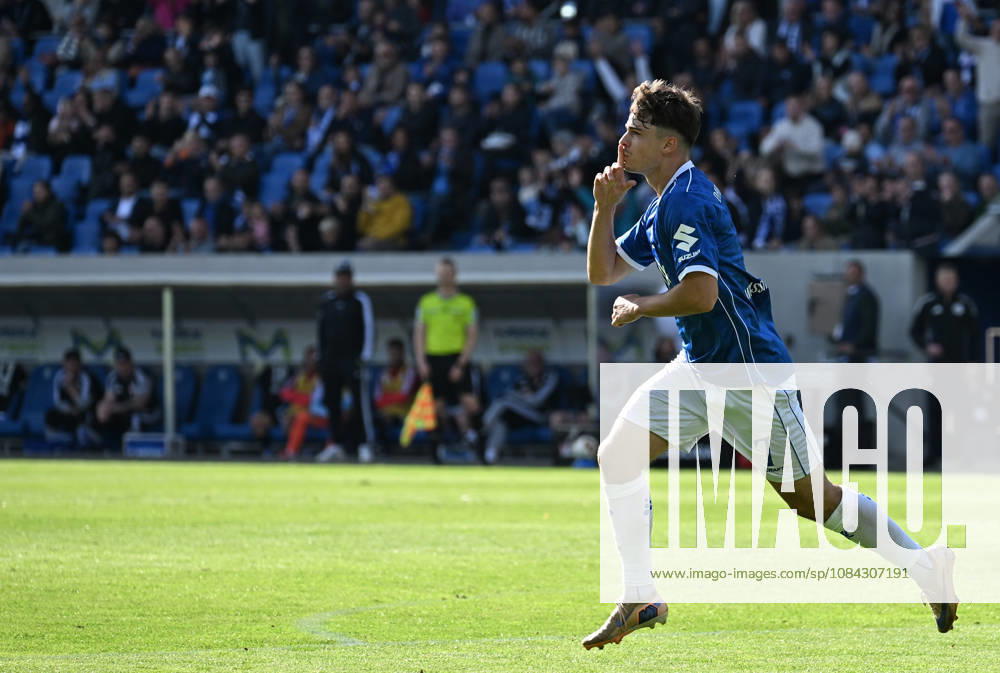 Fussball 2.Bundesliga, SV Darmstadt 98 - Energie Cottbus v.l. Noah Weißhaupt (SV Darmstadt 98) Goal scored, erzielt das Tor zum. 1:1 Darmstadt