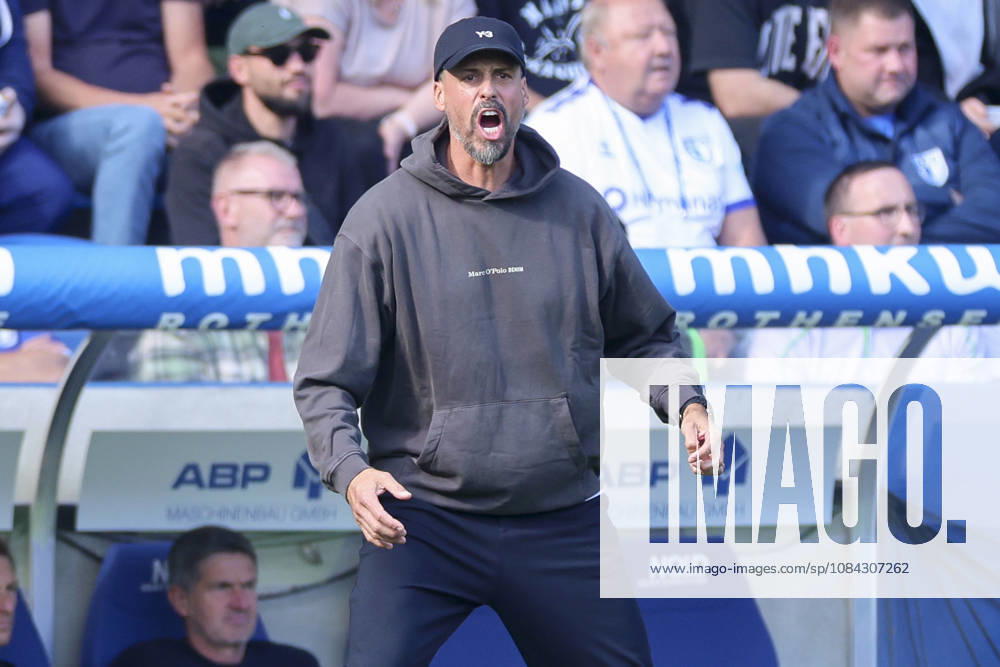 Trainer Sandro Wagner (Hannover 96) schaut enttaeuscht waehrend des spiels der 2. Bundesliga zwischen 1. FC Magdeburg und Hannover 96, Avnet Arena am 10. October 2026 in Magdeburg, Deutschland. (Foto von Marco Steinbrenner DeFodi Images) +++ Trainer Sandro Wagner (Hannover 96) looks dejected during the 2nd Bundesliga match between 1. FC Magdeburg and Hannover 96 at Avnet Arena on October 10, 2026 in Magdeburg, Germany. (Photo by Marco Steinbrenner DeFodi Images) DFB DFL REGULATIONS PROHIBIT ANY USE OF PHOTOGRAPHS AS IMAGE SEQUENCES AND OR QUASI-VIDEO. (Photo by Marco Steinbrenner DeFodi Images) -