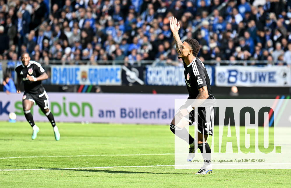 Fussball 2.Bundesliga, SV Darmstadt 98 - Energie Cottbus v.l. Torschuetze Torschütze Justin Butler (FC Engerie Cottbus) Torjubel, Jubel, Goal celebration, celebrate the goal zum 0:1 jubelnd bejubelt jubelt jubeln Jubel Darmstadt