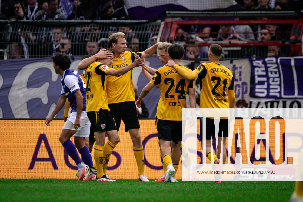 Torjubel zum 0:1 durch Niklas Hauptmann 27 (Dresden), VfL Osnabrueck vs. SG Dynamo Dresden, Fussball, 2. Liga, 07. Spieltag, 10.10.2026 DFL regulations prohibit any use of photographs as image sequences and or quasi-video Osnabrueck Niedersachsen Deutschland